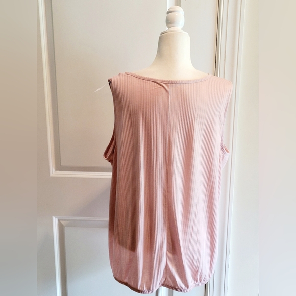 🌺Lane Bryant Sleeveless Top Light Pink - Picture 5 of 6